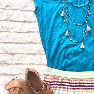 ❗️🆕 Low Price❗️ Ann Taylor Loft V-neck T-shirt